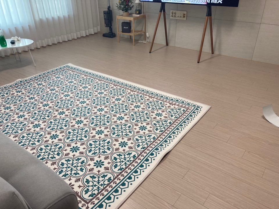 배송도 빠르고 예뻐요 큰게 품절이라 작은거했는데 만족해요